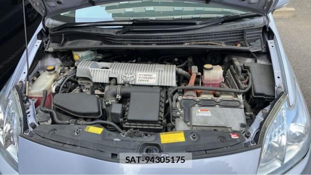 Toyota PRIUS 2010-01 8281826-7