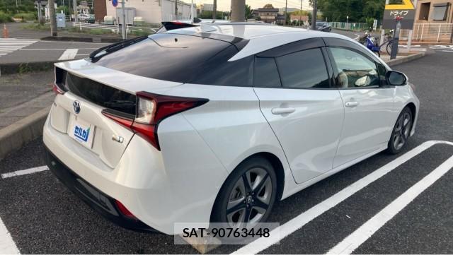 Toyota PRIUS 2021-10 8281855-12