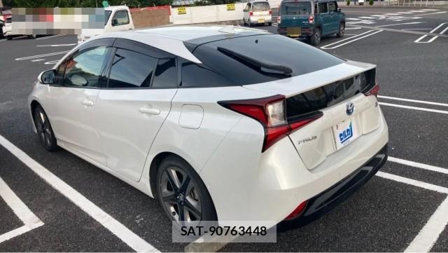 Toyota PRIUS 2021-10 8281855-13