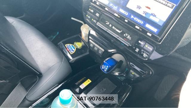 Toyota PRIUS 2021-10 8281855-14