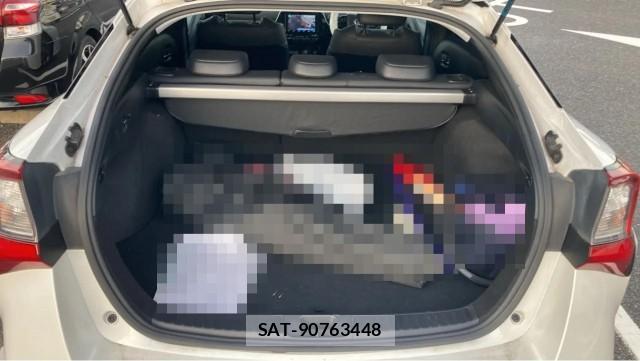 Toyota PRIUS 2021-10 8281855-17