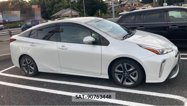 Toyota PRIUS 2021-10 8281855-3