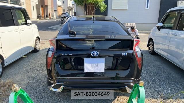 Toyota PRIUS 2017-09 8281867-1