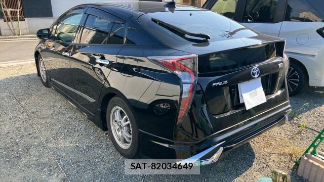 Toyota PRIUS 2017-09 8281867-12
