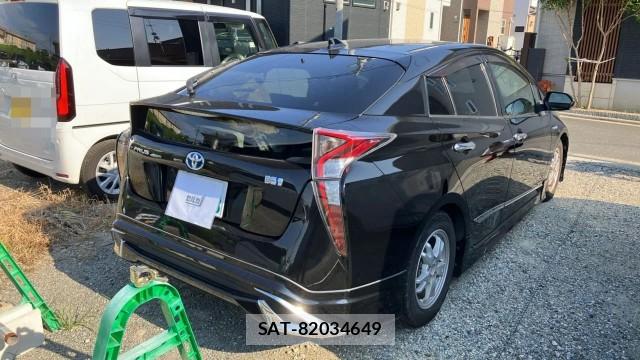 Toyota PRIUS 2017-09 8281867-13
