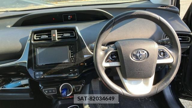 Toyota PRIUS 2017-09 8281867-16