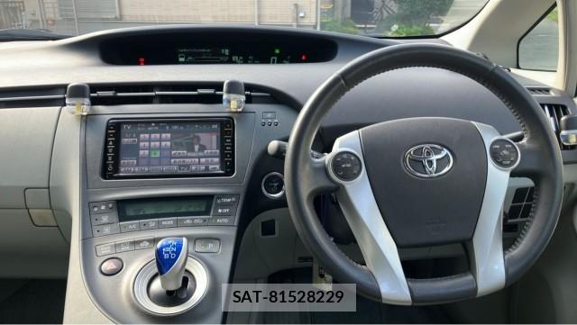 Toyota PRIUS 2009-06 8281909-16