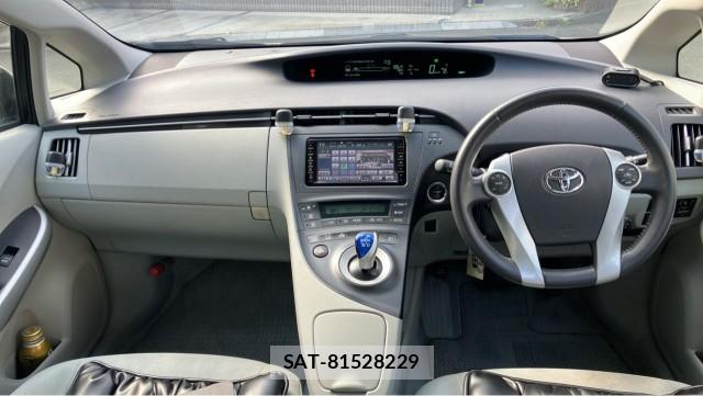 Toyota PRIUS 2009-06 8281909-2
