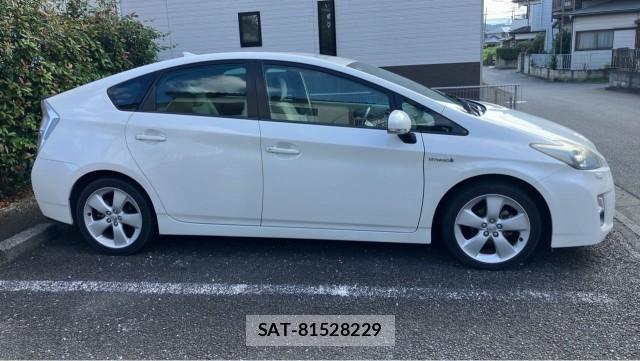 Toyota PRIUS 2009-06 8281909-3