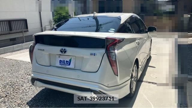 Toyota PRIUS 2018-12 8281940-12