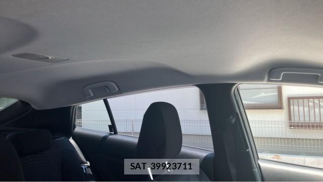 Toyota PRIUS 2018-12 8281940-15