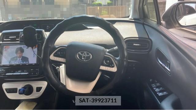Toyota PRIUS 2018-12 8281940-16