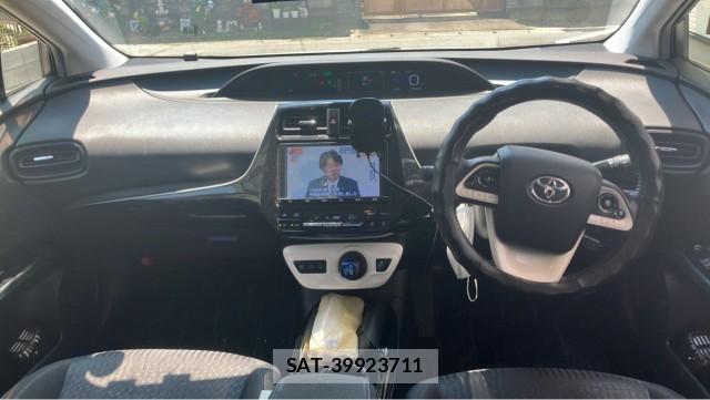 Toyota PRIUS 2018-12 8281940-2