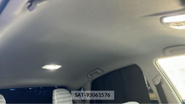 Toyota PRIUS 2012-08 8282078-15