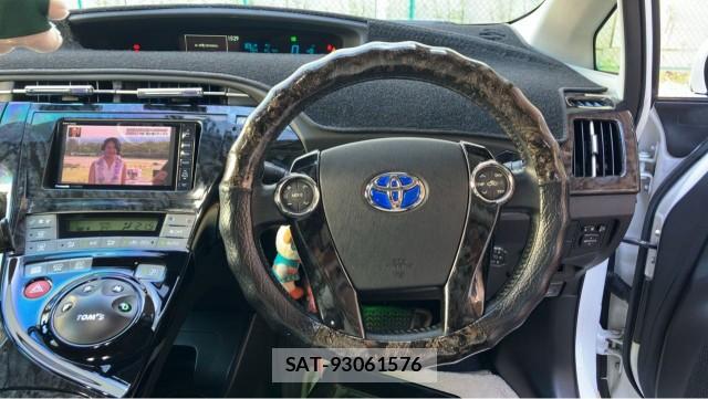 Toyota PRIUS 2012-08 8282078-16