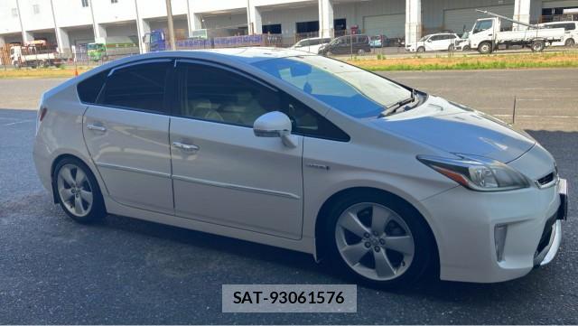 Toyota PRIUS 2012-08 8282078-3