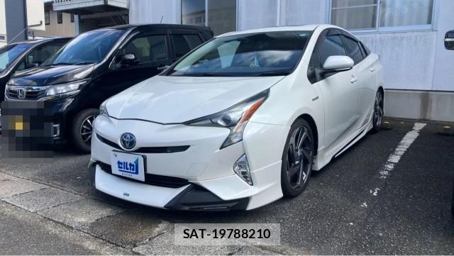 Toyota PRIUS 2017-08 8282104-0