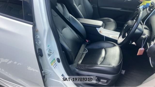 Toyota PRIUS 2017-08 8282104-5
