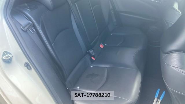 Toyota PRIUS 2017-08 8282104-6