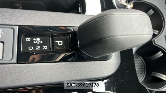 Toyota PRIUS 2024-09 8282146-6
