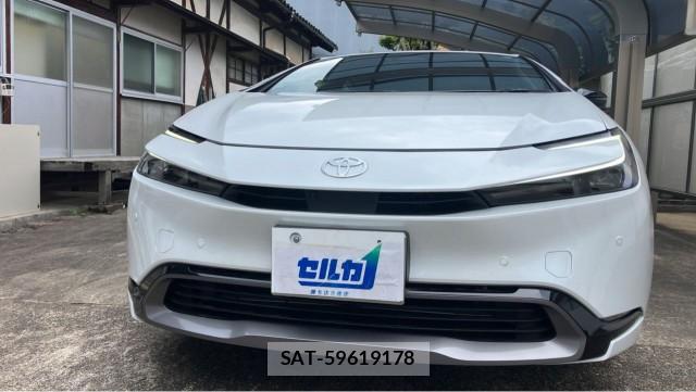 Toyota PRIUS 2024-09 8282146-1