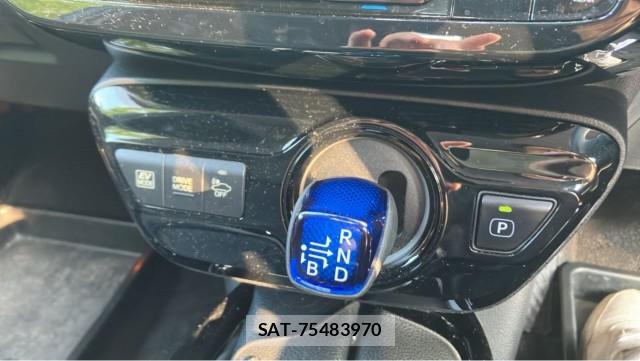 Toyota PRIUS 2016-02 8282169-14