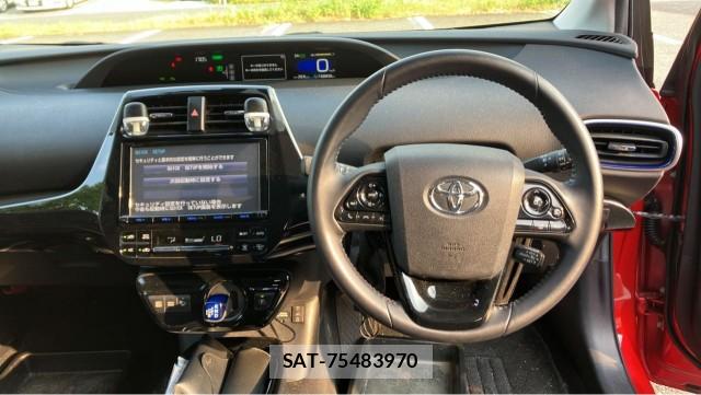 Toyota PRIUS 2016-02 8282169-16