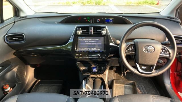 Toyota PRIUS 2016-02 8282169-2