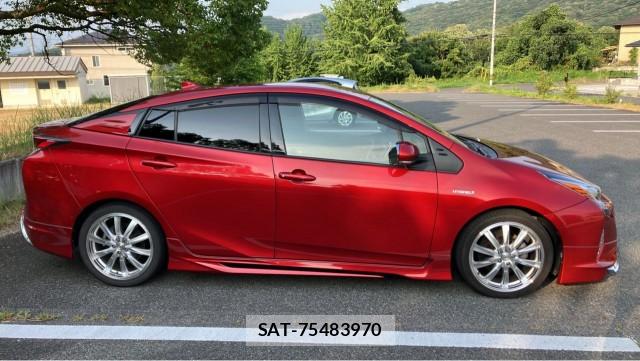 Toyota PRIUS 2016-02 8282169-3