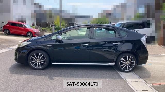 Toyota PRIUS 2015-01 8282175-3