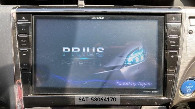 Toyota PRIUS 2015-01 8282175-4