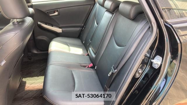 Toyota PRIUS 2015-01 8282175-6
