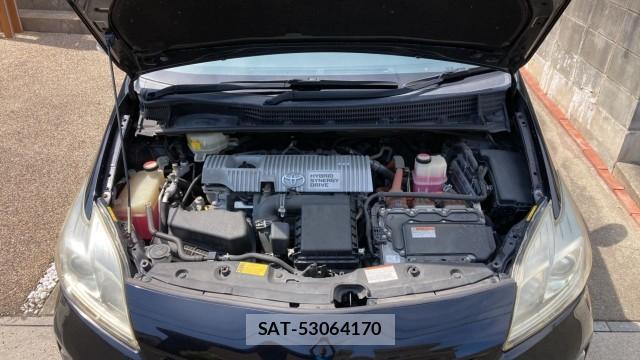 Toyota PRIUS 2015-01 8282175-7