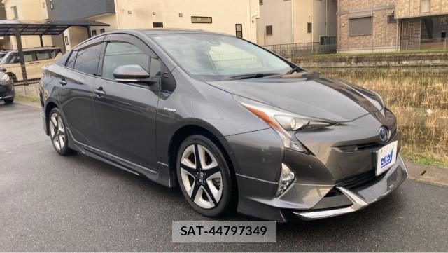 Toyota PRIUS 2018-07 8282236-11