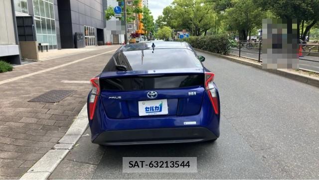 Toyota PRIUS 2016-03 8282263-1