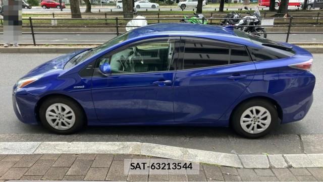 Toyota PRIUS 2016-03 8282263-10