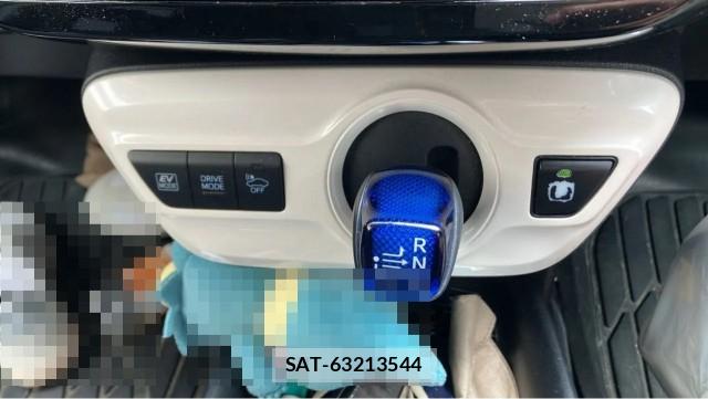 Toyota PRIUS 2016-03 8282263-14