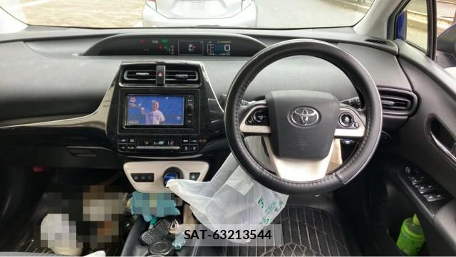 Toyota PRIUS 2016-03 8282263-16
