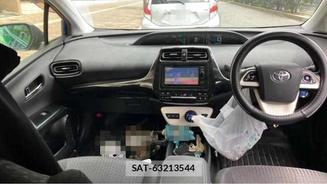 Toyota PRIUS 2016-03 8282263-2