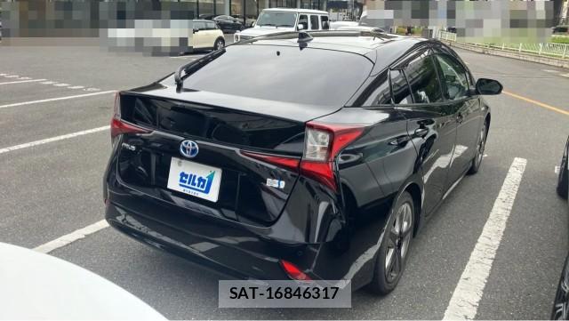 Toyota PRIUS 2019-08 8282268-12