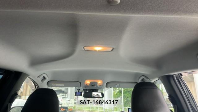 Toyota PRIUS 2019-08 8282268-15