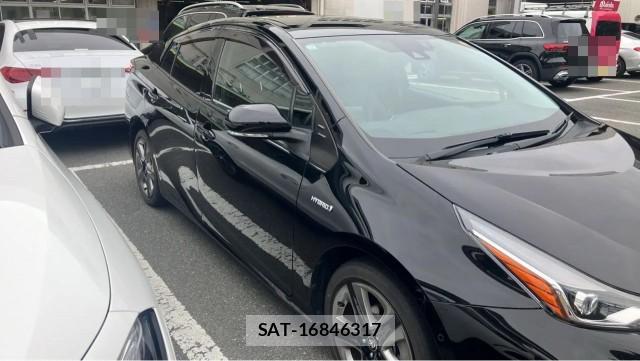Toyota PRIUS 2019-08 8282268-3