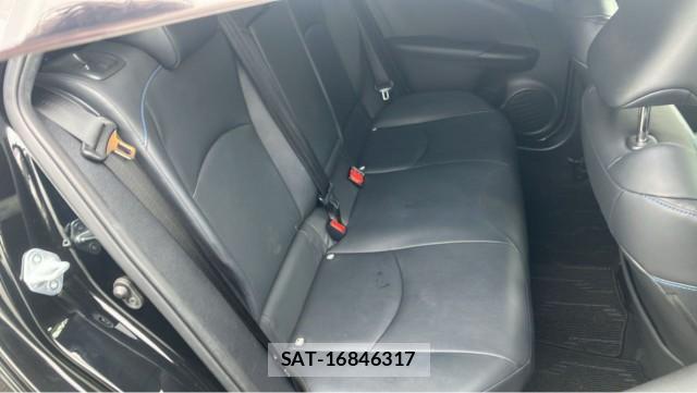 Toyota PRIUS 2019-08 8282268-6