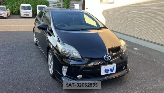 Toyota PRIUS 2012-03 8282273-11