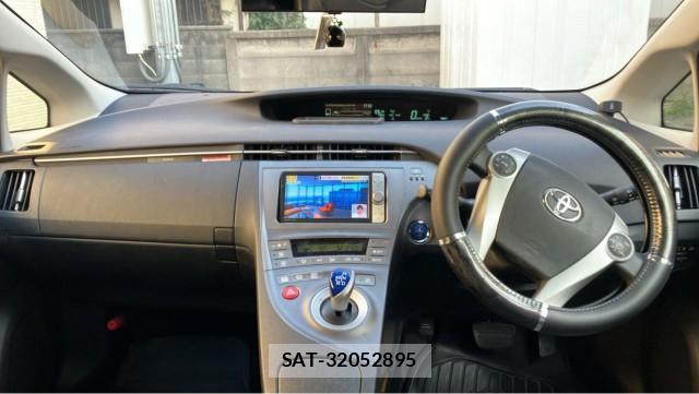 Toyota PRIUS 2012-03 8282273-2