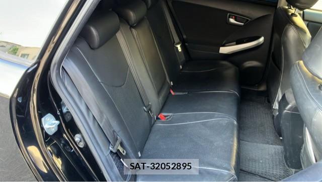 Toyota PRIUS 2012-03 8282273-6