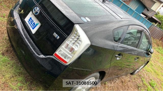 Toyota PRIUS 2011-05 8282316-12