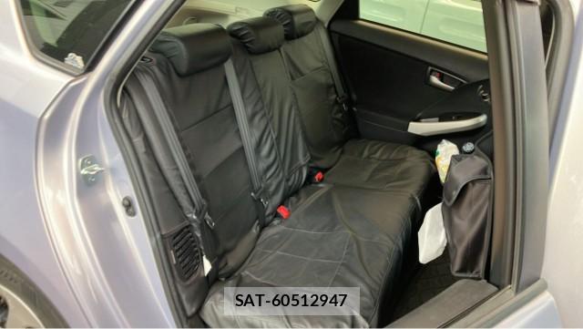 Toyota PRIUS 2014-08 8282325-6