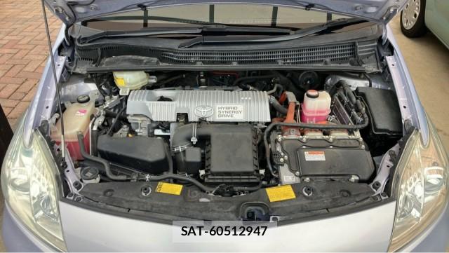 Toyota PRIUS 2014-08 8282325-7