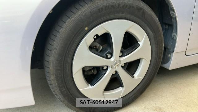 Toyota PRIUS 2014-08 8282325-8